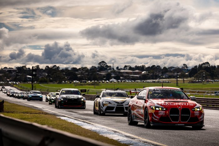 BMW edging towards title as season enters final phase