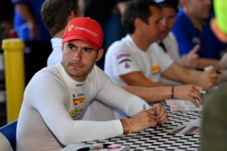Autograph session

SRO at Sonoma Raceway, Sonoma CA | Gavin Baker/SRO
