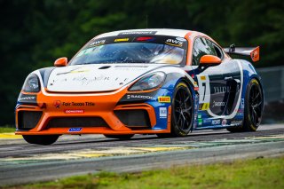 #7 Porsche 718 Cayman GT4 CLUBSPORT MR of Sam Owen and Sean Gibbons, NOLASPORT with OGH, Am, Pirelli GT4 America, SRO America, VIRginia International Raceway, Alton, VA, June 2021. | Fabian Lagunas/SRO
