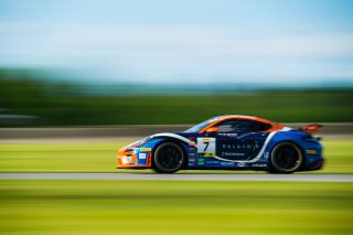 #7 Porsche 718 Cayman GT4 CLUBSPORT MR of Sam Owen and Sean Gibbons, NOLASPORT with OGH, Am, Pirelli GT4 America, SRO America, VIRginia International Raceway, Alton, VA, June 2021. | Fabian Lagunas/SRO