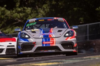 #17 Porsche 718 Cayman GT4 RS Clubsport of Dr. James Rappaport and Todd Hethington, The Racers Group, GT4 America, Am, SRO America, VIR, Virginia International Rcaeway, Alton, Virginia, June 2022.
 | Regis Lefebure/SRO